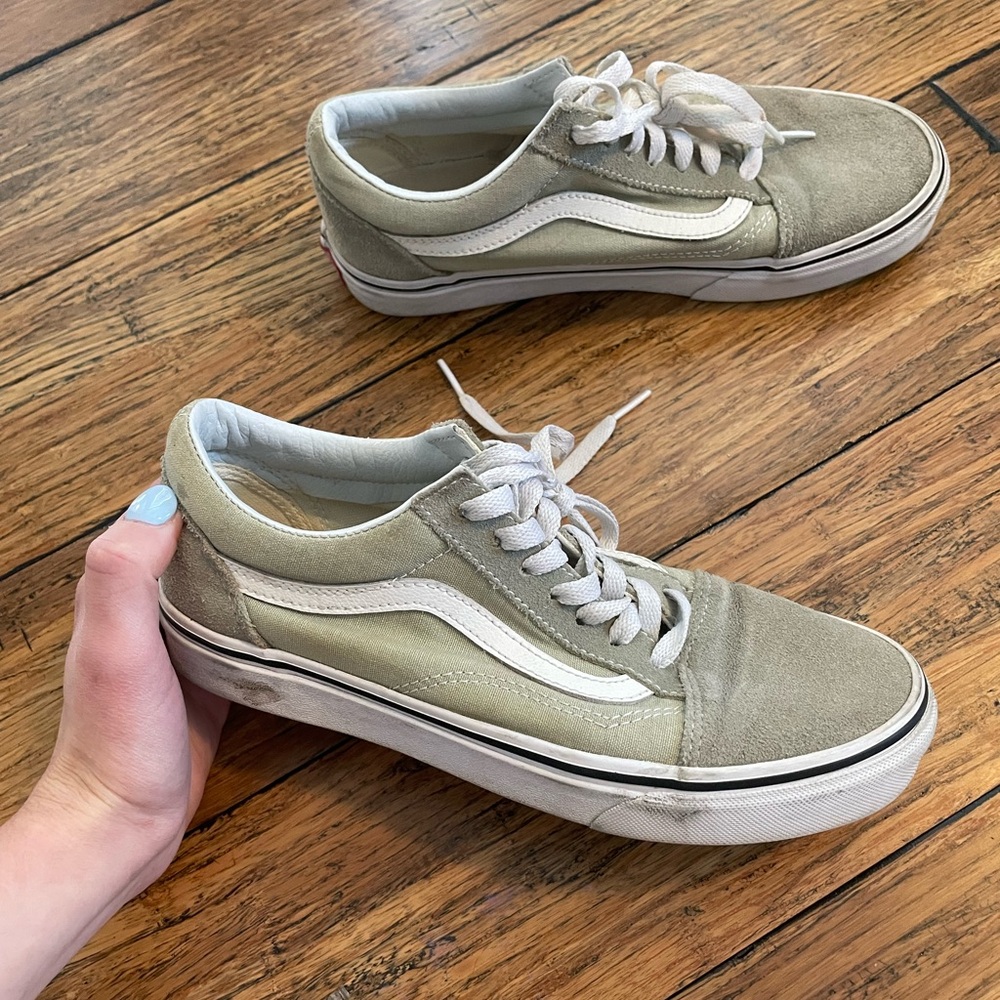 Vans - Picture 2 of 9